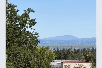 909 Hillcrest Dr, Redwood City, CA 94062 - Photo 1