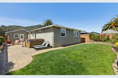 735 Montezuma Dr, Pacifica, CA 94044 - Photo 25