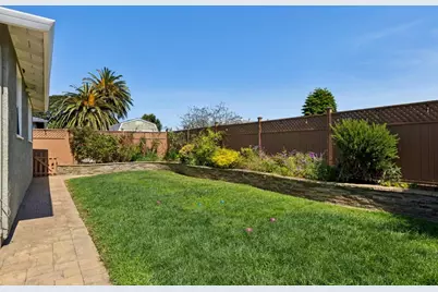 735 Montezuma Dr, Pacifica, CA 94044 - Photo 27