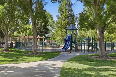 2521 Blairgowery Ct, Gilroy, CA 95020 - Photo 37