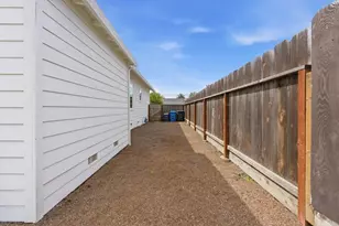 706 Central Ave, Hollister, CA 95023 - Photo 27