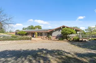 29667 Meadow Ln, Coarsegold, CA 93614 - Photo 3