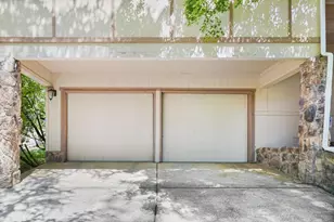 11234 Sun Valley Dr, Oakland, CA 94605 - Photo 3