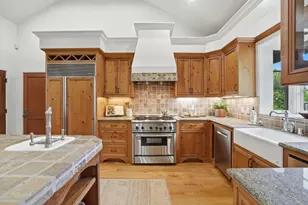 15027 Natalye Rd, Monte Sereno, CA 95030 - Photo 17