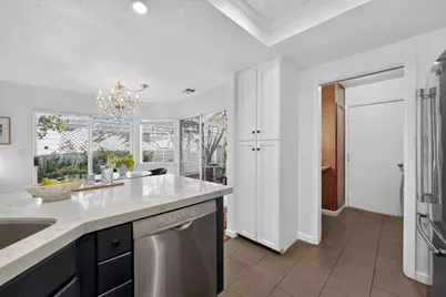316 Sea Cliff Ln, Redwood Shores, CA 94065 - Photo 15