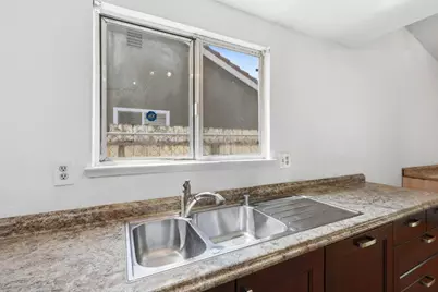 131 W Central Ave, Tracy, CA 95376 - Photo 33