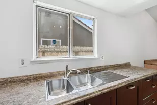131 W Central Ave, Tracy, CA 95376 - Photo 33