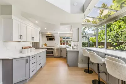 516 Saint Vincent Ln, Foster City, CA 94404 - Photo 21