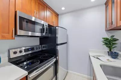 3135 Shelter Creek Ln, San Bruno, CA 94066 - Photo 5