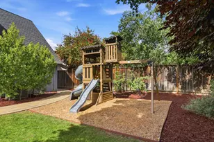 1708 Grizilo Dr, San Jose, CA 95124 - Photo 27