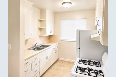 948 Lupin Dr, Salinas, CA 93906 - Photo 5