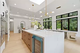 1084 Moffett Cir, Palo Alto, CA 94303 - Photo 9
