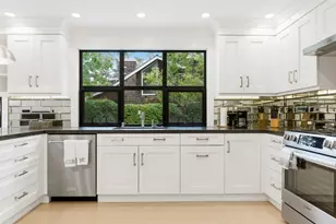 1135 Emerson St, Palo Alto, CA 94301 - Photo 5