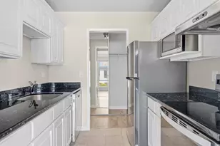 8 Commodore Dr C457, Emeryville, CA 94608 - Photo 13