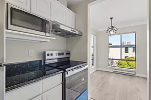 8 Commodore Dr C457, Emeryville, CA 94608 - Photo 15