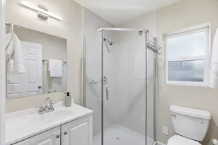 21075 Greenleaf Dr, Cupertino, CA 95014 - Photo 79