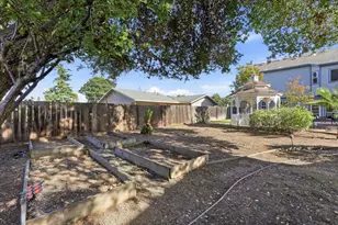 21075 Greenleaf Dr, Cupertino, CA 95014 - Photo 65