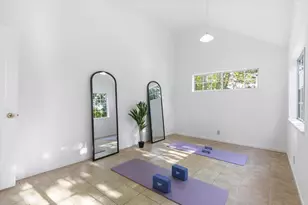 21075 Greenleaf Dr, Cupertino, CA 95014 - Photo 31