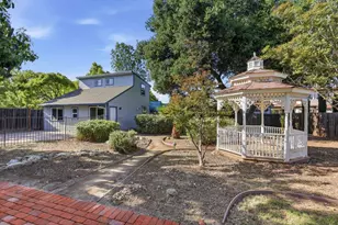 21075 Greenleaf Dr, Cupertino, CA 95014 - Photo 61