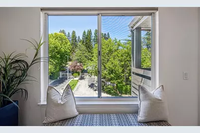 4004 Farm Hill Boulevard 303, Redwood City, CA 94061 - Photo 5