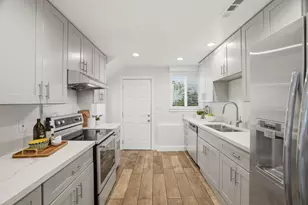 17250 Pine Ave, Los Gatos, CA 95032 - Photo 23