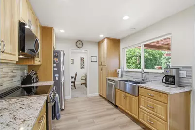 5129 Barron Park Dr, San Jose, CA 95136 - Photo 13