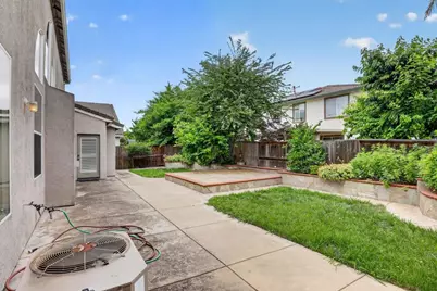 5433 Gladstone Dr, Stockton, CA 95219 - Photo 37