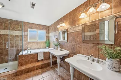 18819 Sydney Cir, Castro Valley, CA 94546 - Photo 35