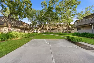 3057 Shadow Springs Pl, San Jose, CA 95121 - Photo 33