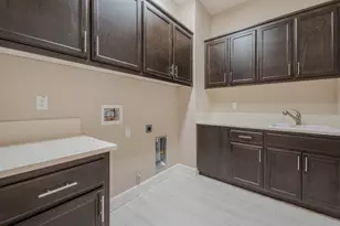 1357 Sunridge Dr, Hollister, CA 95023 - Photo 9