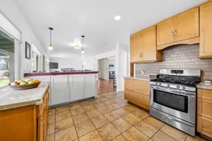1136 Del Monte Blvd, Pacific Grove, CA 93950 - Photo 11