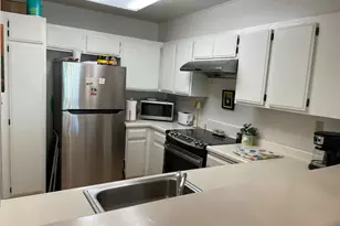 2140 Santa Cruz Ave 203, Menlo Park, CA 94025 - Photo 7