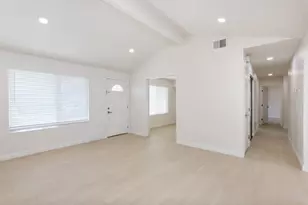 2015 Autumntree Ct, San Jose, CA 95131 - Photo 3