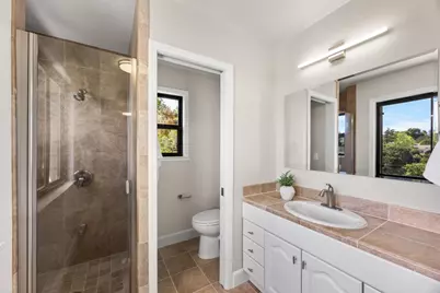 135 Newton Dr, Burlingame, CA 94010 - Photo 19