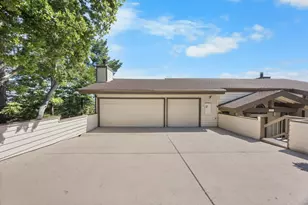 135 Newton Dr, Burlingame, CA 94010 - Photo 67