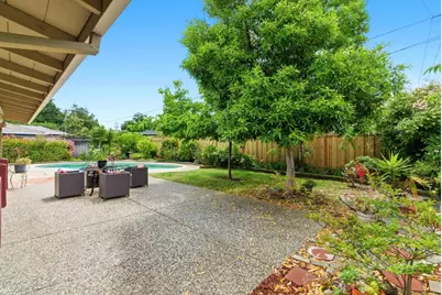 1090 Baker Ct, Sunnyvale, CA 94087 - Photo 33