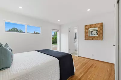 1090 Baker Ct, Sunnyvale, CA 94087 - Photo 19