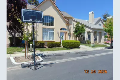 208 Holland Cir, Hollister, CA 95023 - Photo 3