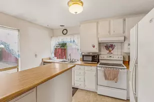 551 Edelweiss Dr, San Jose, CA 95136 - Photo 11