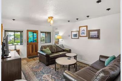 310 Cypress Ave, Pacific Grove, CA 93950 - Photo 7