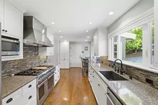 875 Buckland Ave, San Carlos, CA 94070 - Photo 17