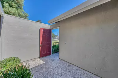 19100 Creekside Pl, Salinas, CA 93908 - Photo 3