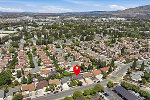 2425 Fallingtree Dr, San Jose, CA 95131 - Photo 27