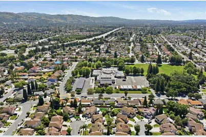2425 Fallingtree Dr, San Jose, CA 95131 - Photo 27