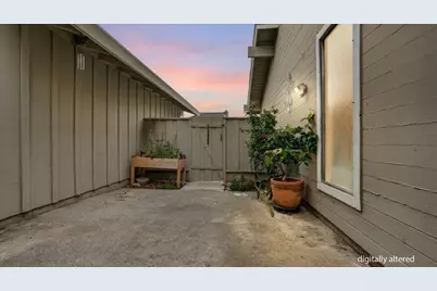 335 Donnas Ln, Hollister, CA 95023 - Photo 3