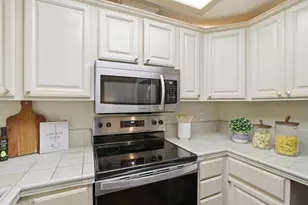 942 La Barbera Dr, San Jose, CA 95126 - Photo 9