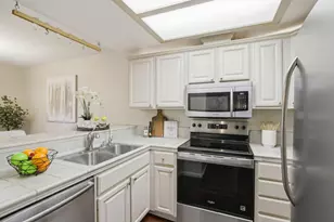 942 La Barbera Dr, San Jose, CA 95126 - Photo 7