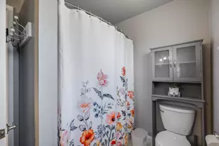 Calpine Dr, San Jose, CA 95123 - Photo 33