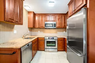 88 Claremont Ave 8, Redwood City, CA 94062 - Photo 3
