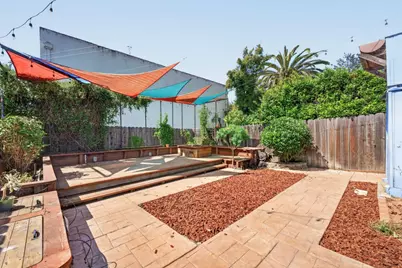6677 Brann St, Oakland, CA 94605 - Photo 17